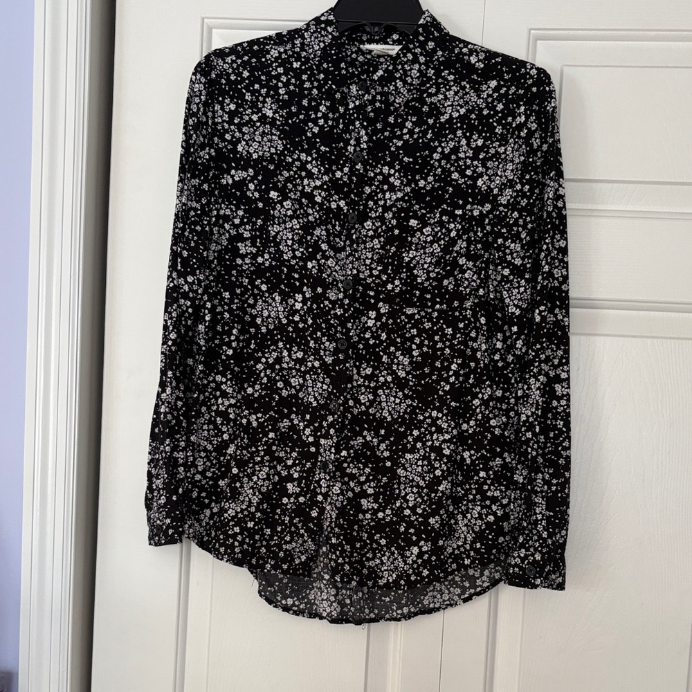 beachlunchlounge Black and White Floral Button down Blouse
